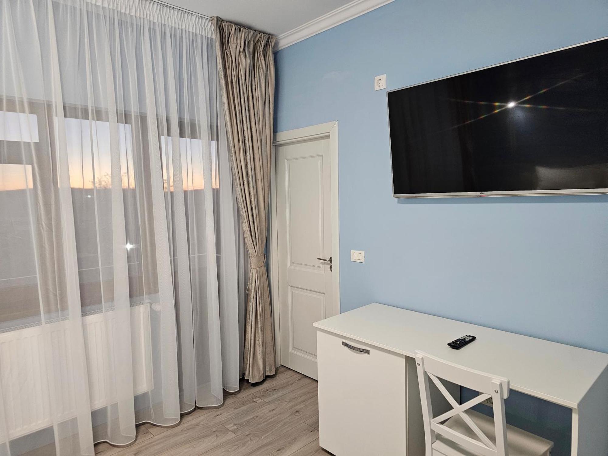 Colt De Rai Bed & Breakfast Hîrtoape Room photo